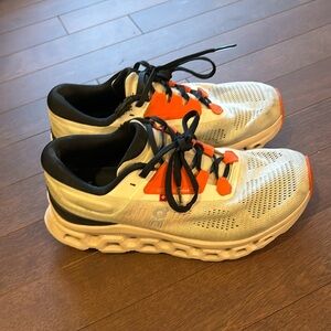 On Running Cloudstratus 3 Running Shoes